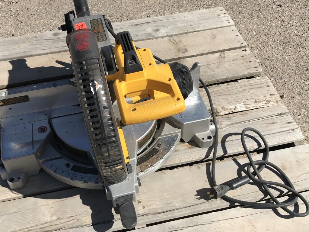 12" Dewalt Compound Miter Saw