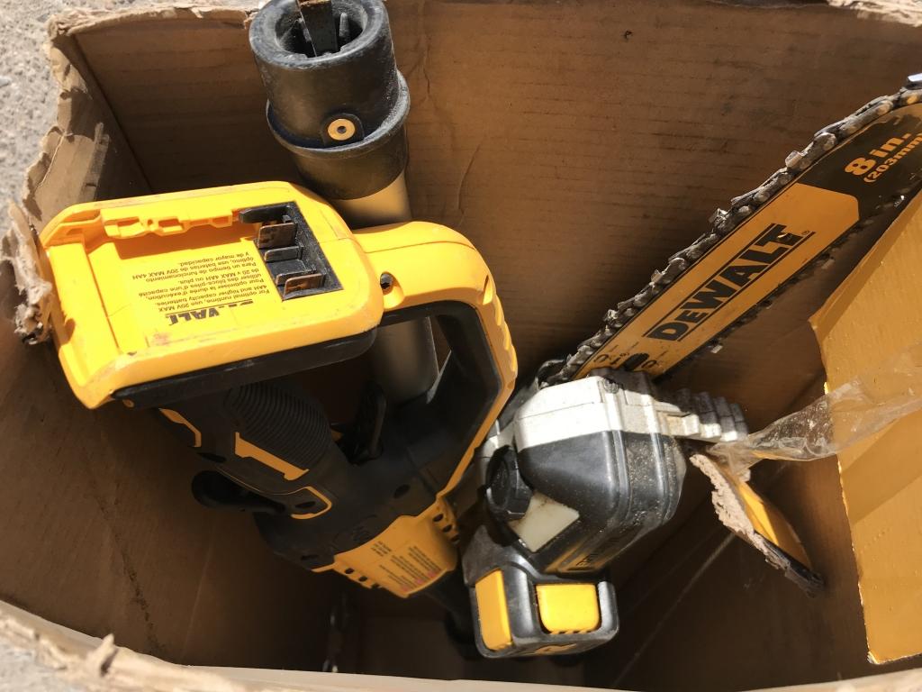 Dewalt 20V 8" Pole Saw