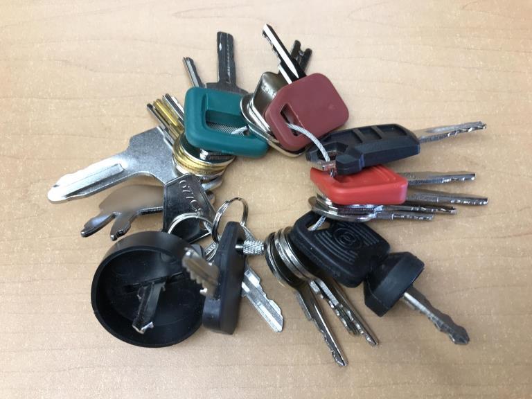 (24)pcs - Assorted Heavy Equipment Keys