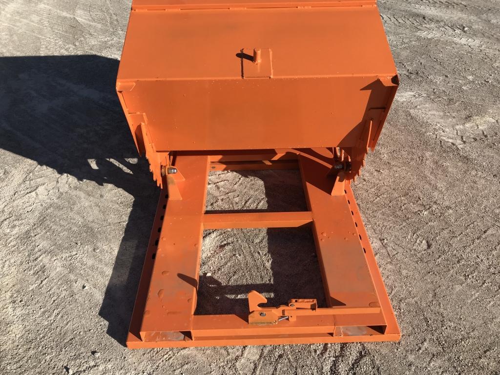 UNUSED Forklift / Skid-Steer Dumping Hopper