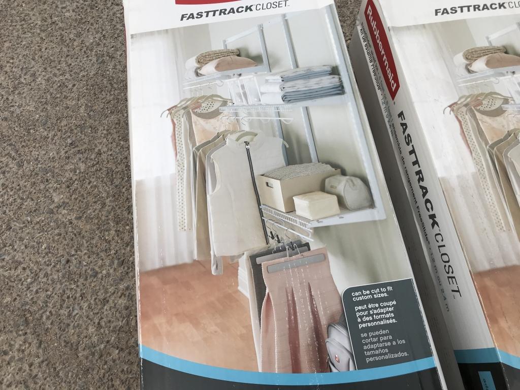 (4)pcs Rubbermaid Closet System