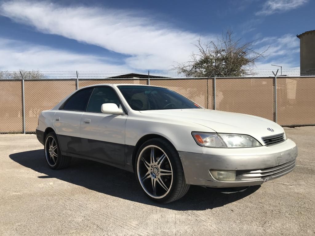 1997 Lexus ES 300 Sedan w/Sunroof