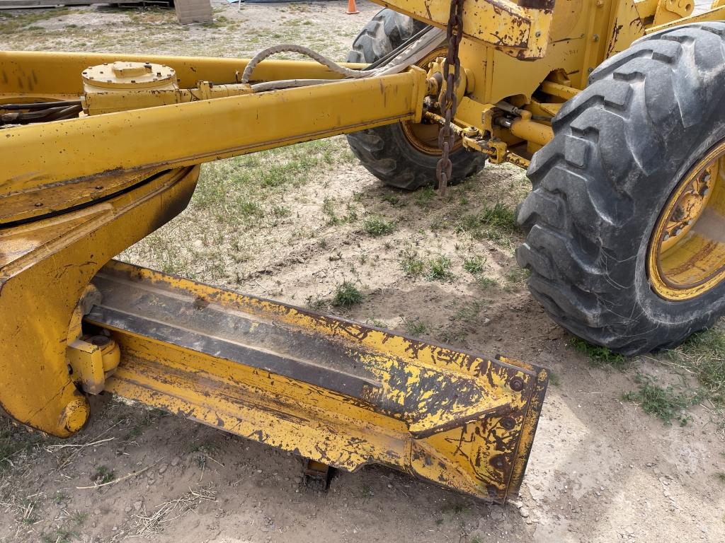 John Deere 770 B-H Motor Grader w/Ripper