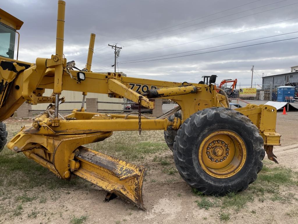 John Deere 770 B-H Motor Grader w/Ripper