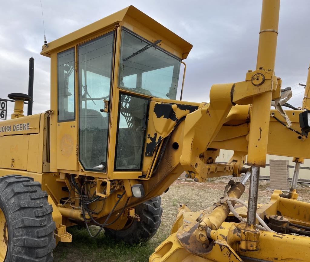 John Deere 770 B-H Motor Grader w/Ripper