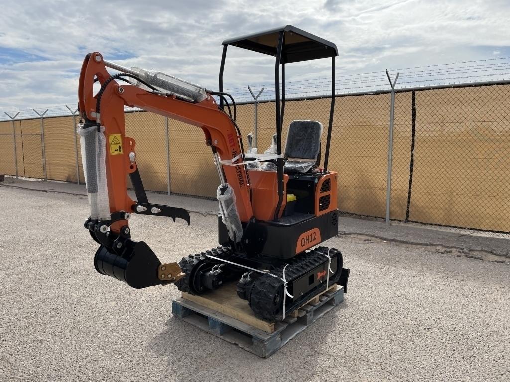 UNUSED 2023 AGT 13.5HP Gas Mini-Excavator QH12