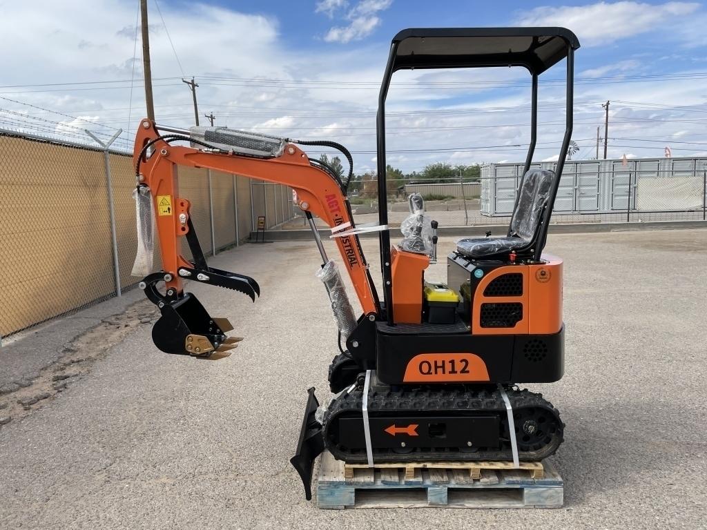 UNUSED 2023 AGT 13.5HP Gas Mini-Excavator QH12