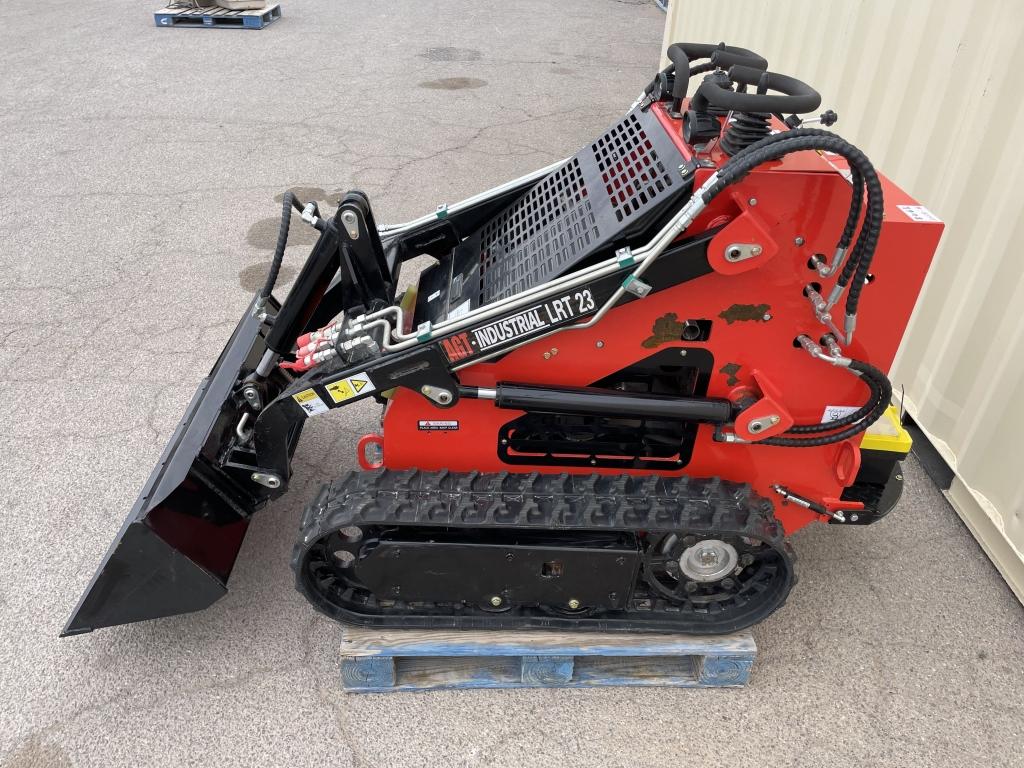 UNUSED 2023 Mini Skid-Steer LRT23 Loader w/Bucket