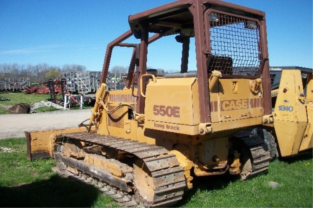 Case 550E Long-track Bulldozer