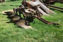 Allis Chalmers 4-bottom Plow