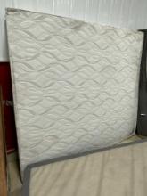 KING SIZE MATTRESS WITH ZIP-OFF COVER