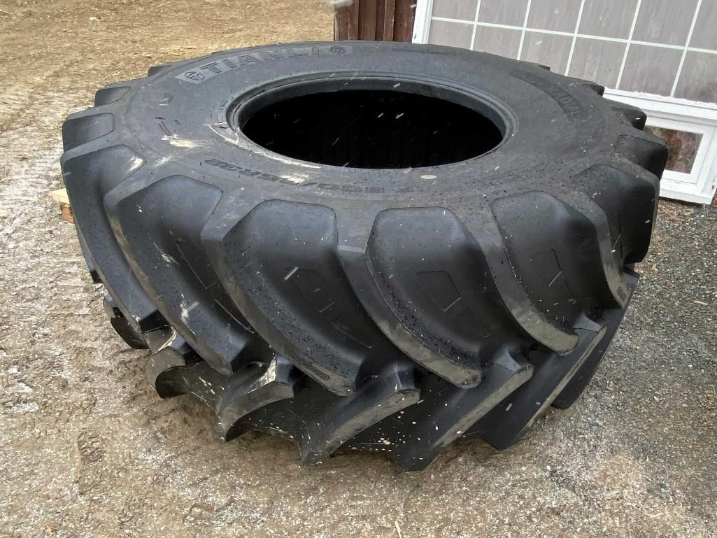 800/65 R32 TIRE --- MAY BE FOR SPREADER