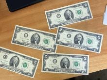 5 OF 2 DOLLAR BANKNOTES SEQUENCED