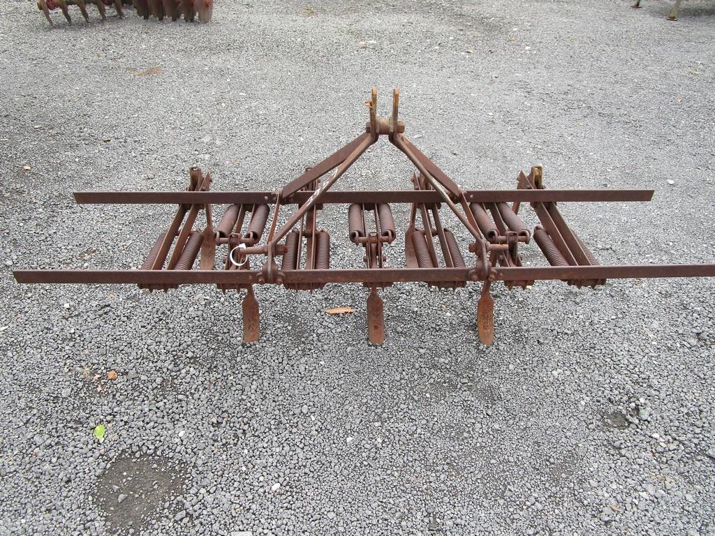 FERGUSON  7 SHANK ALL PURPOSE PLOW