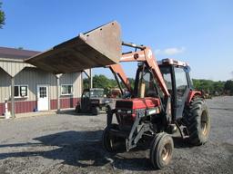 CASE IH 885 TRACTOR W LOADER