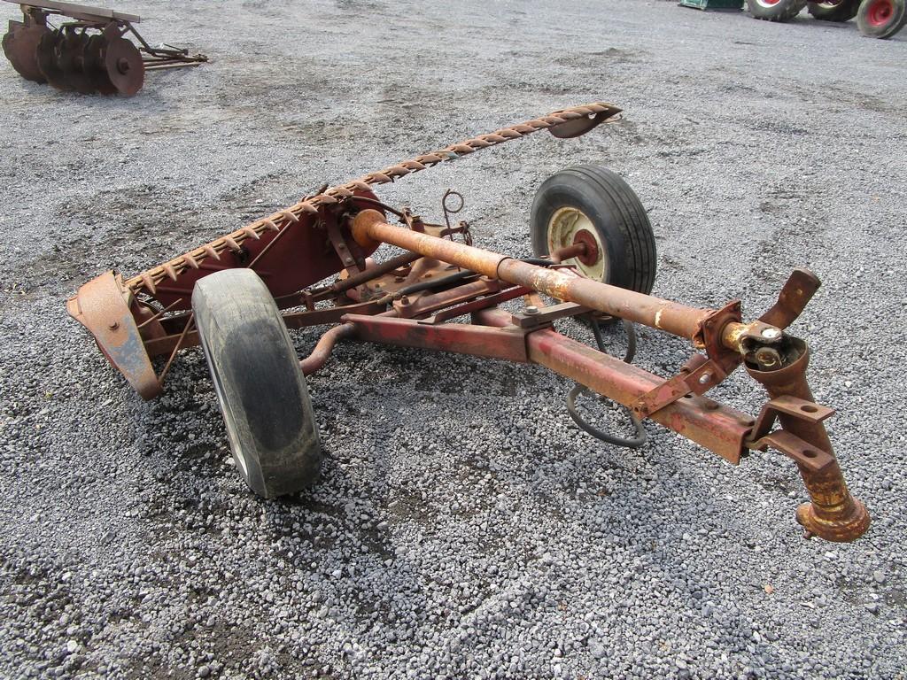 IH 1100 PULLTYPE SICKLE MOWER