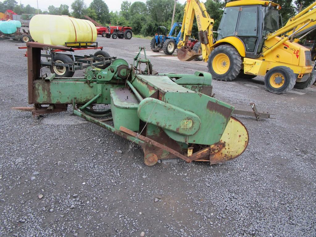 JOHN DEERE 24T SQ BALER