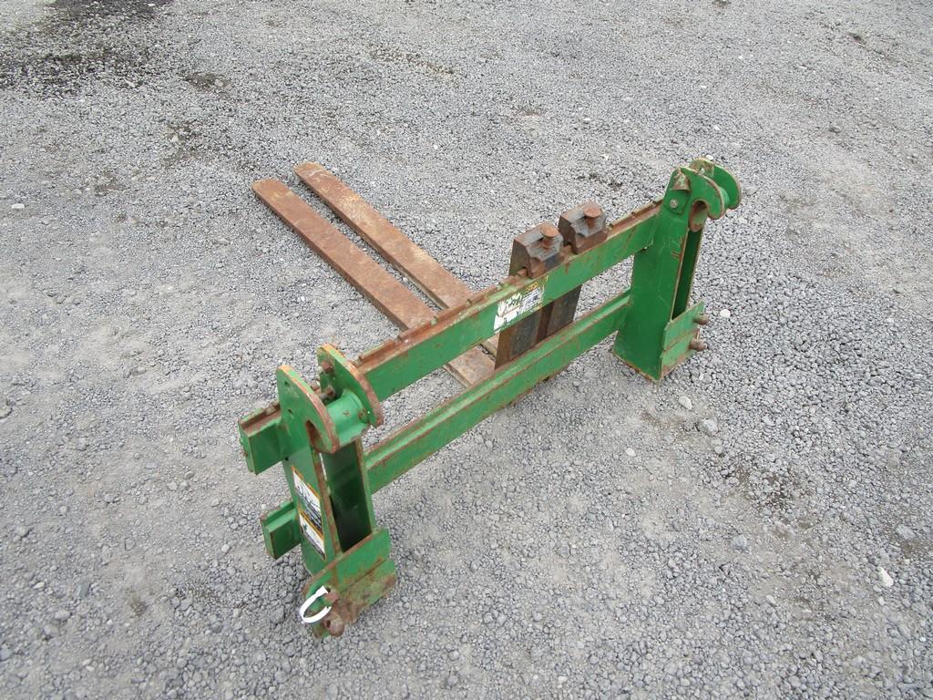 JOHN DEERE PALLET FORK