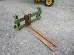 JOHN DEERE PALLET FORK