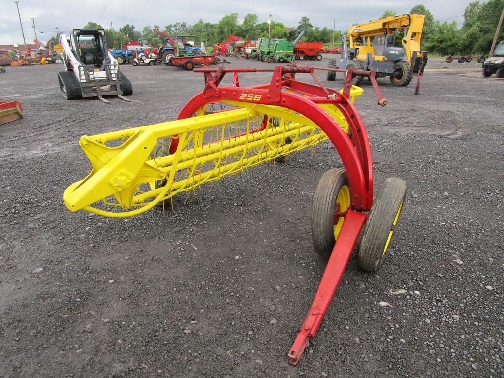 NEW HOLLAND 258 DOLLY RAKE