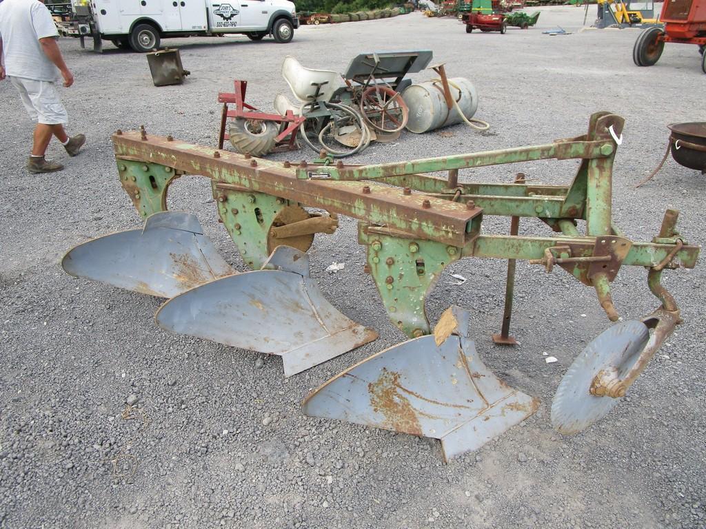 JOHN DEERE 3X PLOW