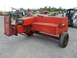 MASSEY FURGUSON 124 SQ BALER