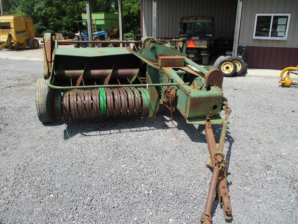 JOHN DEERE 14T SQ BALER