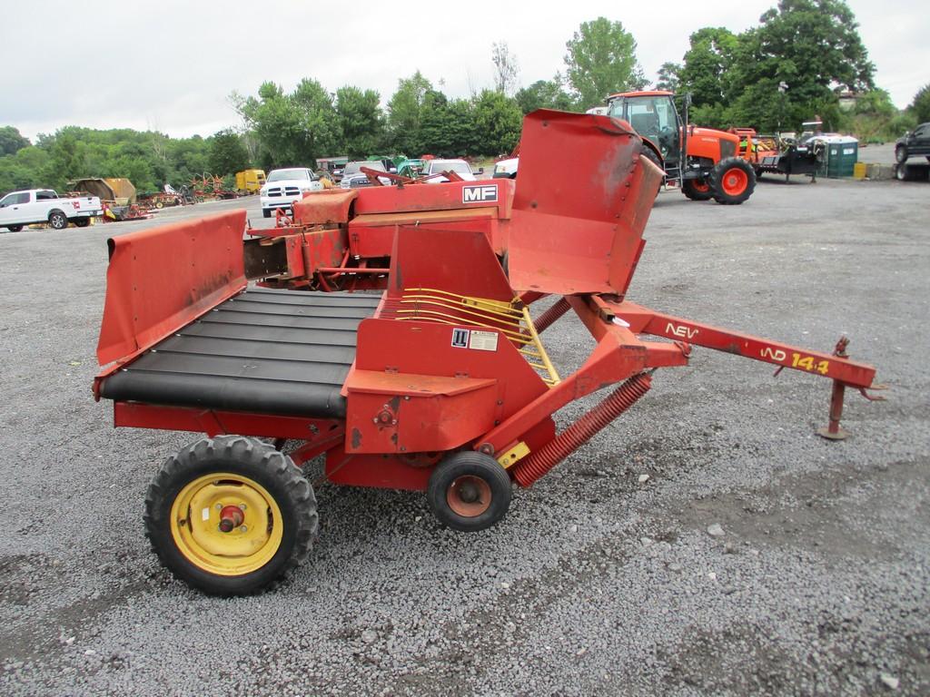 NEW HOLLAND 744 HAY INVERTER