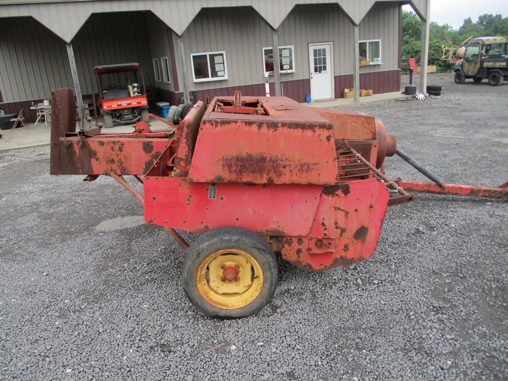 MASSEY FERGUSON 120 SQ BALER