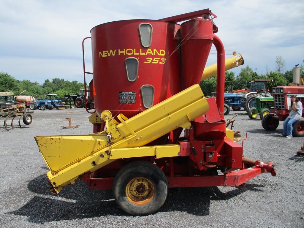 NEW HOLLAND 353 GRINDER MIXER