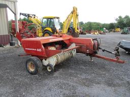 IH 445 SQ BALER W/ KICKER