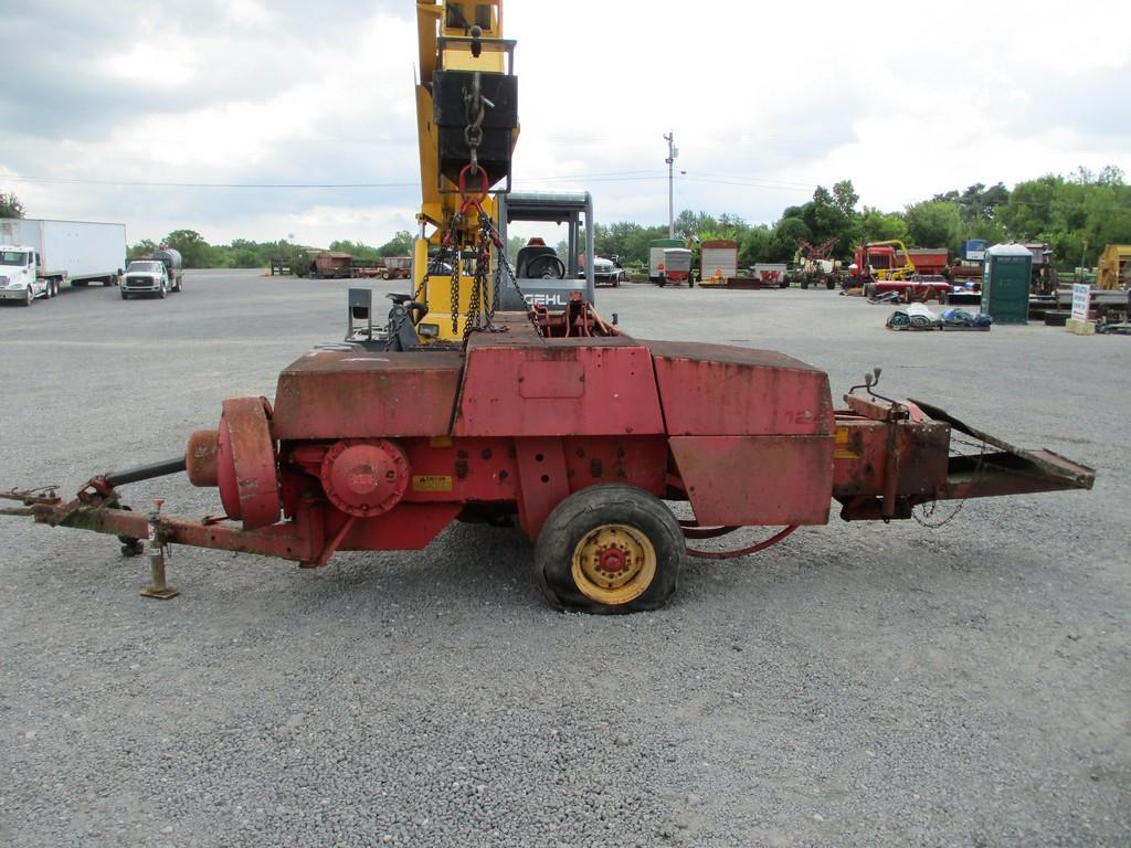 MASSEY FURGUSON 124 SQ BALER