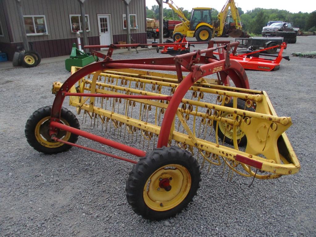 NEW HOLLAND 256 DOLLY RAKE