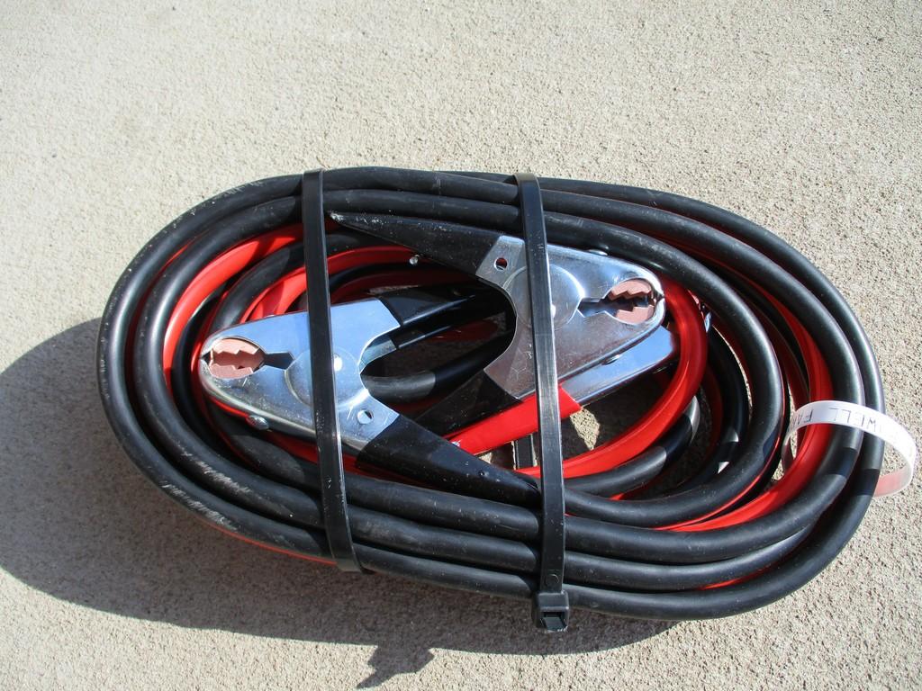 2 GAUGE JUMPER CABLES