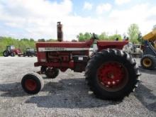 INTERNATIONAL 856 TRACTOR