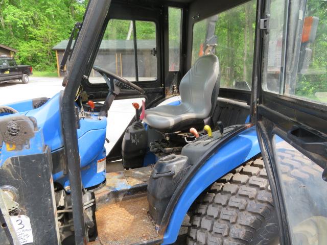 New Holland TC45DA 4WD tractor w/loader