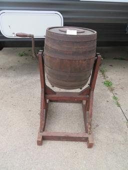 Barrel butter churn