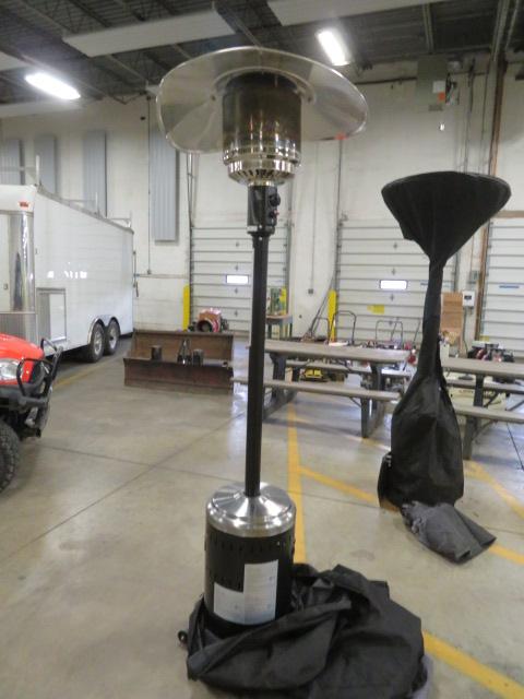 Propane patio heater with cover (broken zipper)