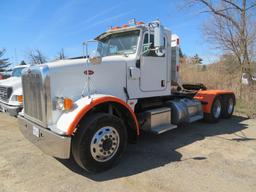 2009 Peterbilt 367 Tandem Axle Semi Truck / Tractor