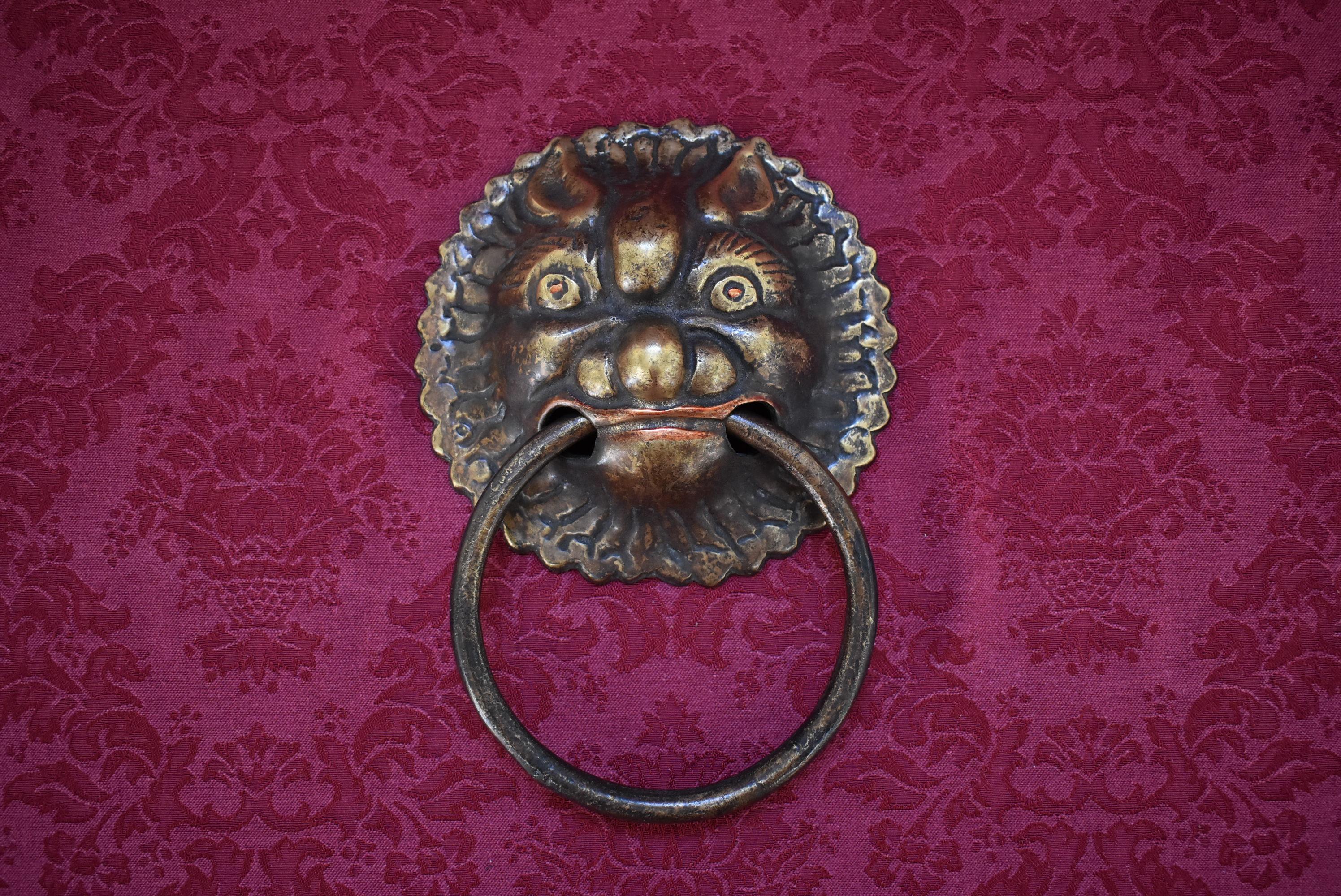 EXTREME VINTAGE DOOR KNOCKER!