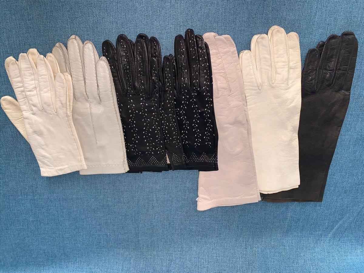 VINTAGE LADIES GLOVE LOT!