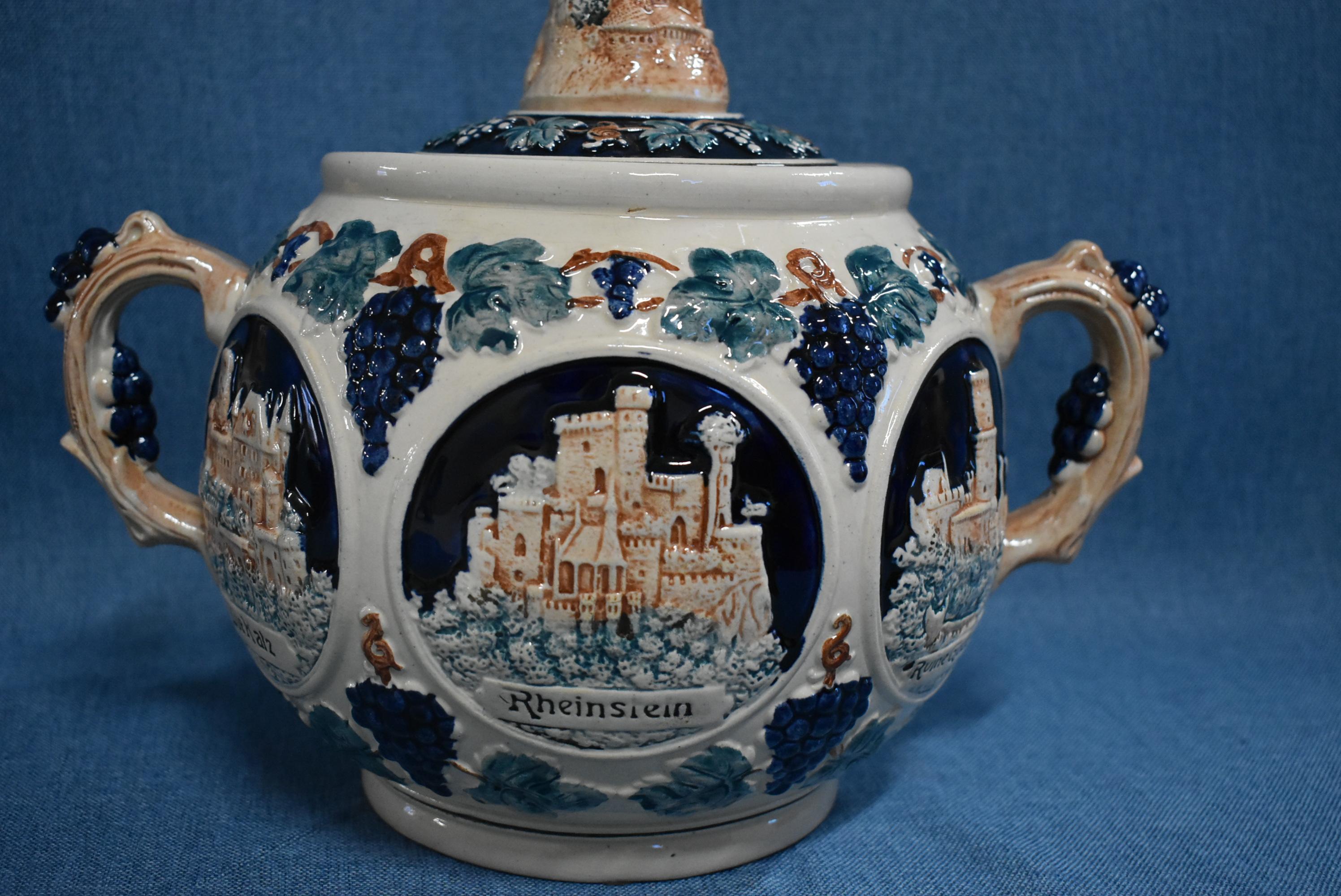 GERMAN LIDDED SOUP TUREEN #571!