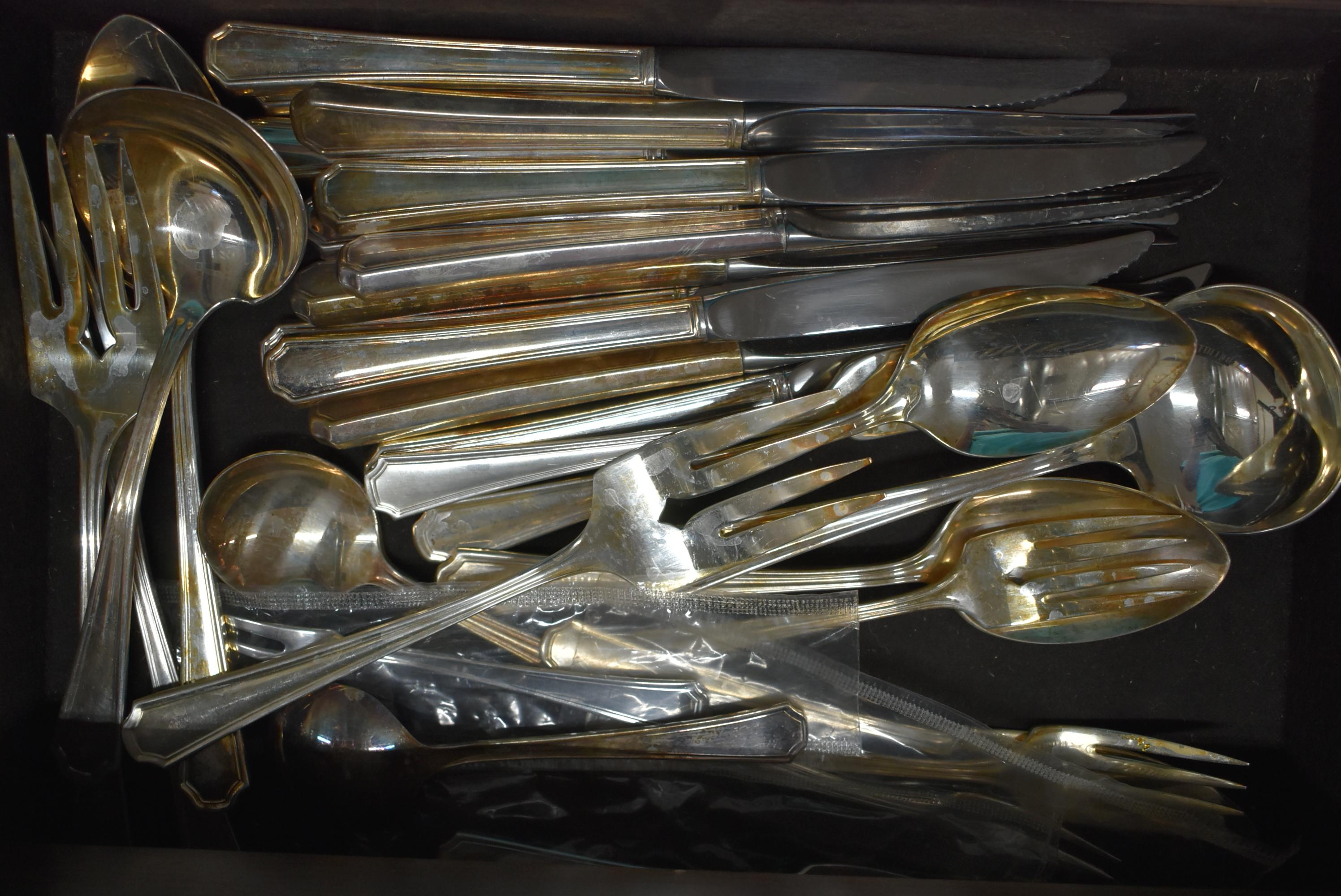 ONEIDA SILVER PLATE SET!