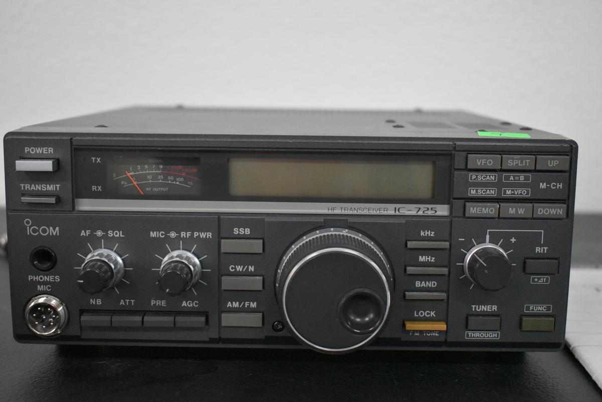 ICOM IC-725!