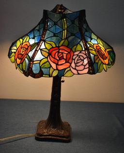 STUNNING STAINED GLASS LAMP!