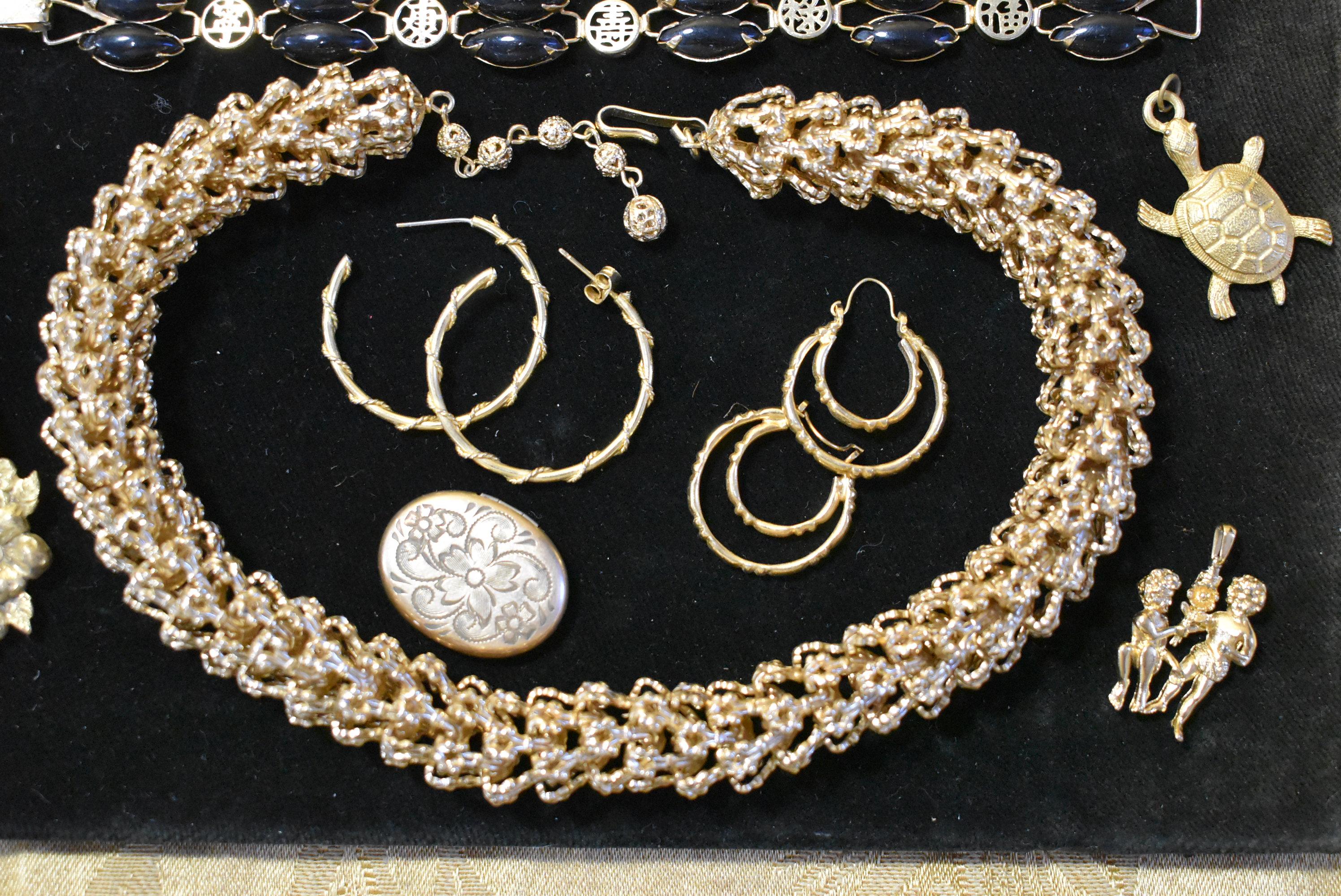 DESIGNER GOLD COSTUME JEWELRY LOT!!