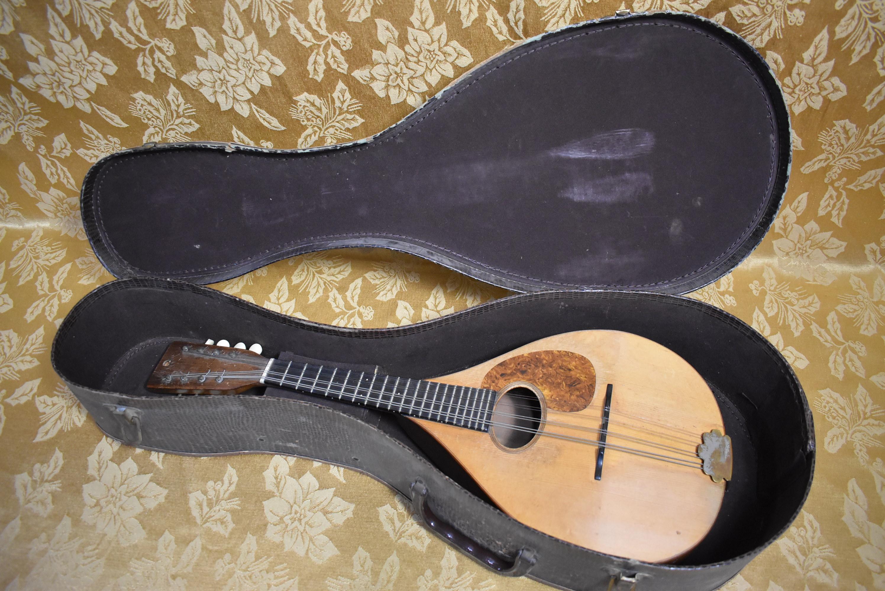 C.F. MARTIN MANDOLIN!!!