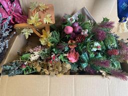 Lot of artificial flowers/wreaths