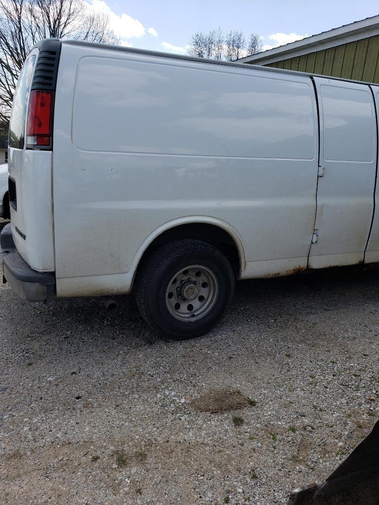 2000 Chevrolet 3500 cargo van. VIN 1GCHG39R311111090. Vortec V8 gas engine.