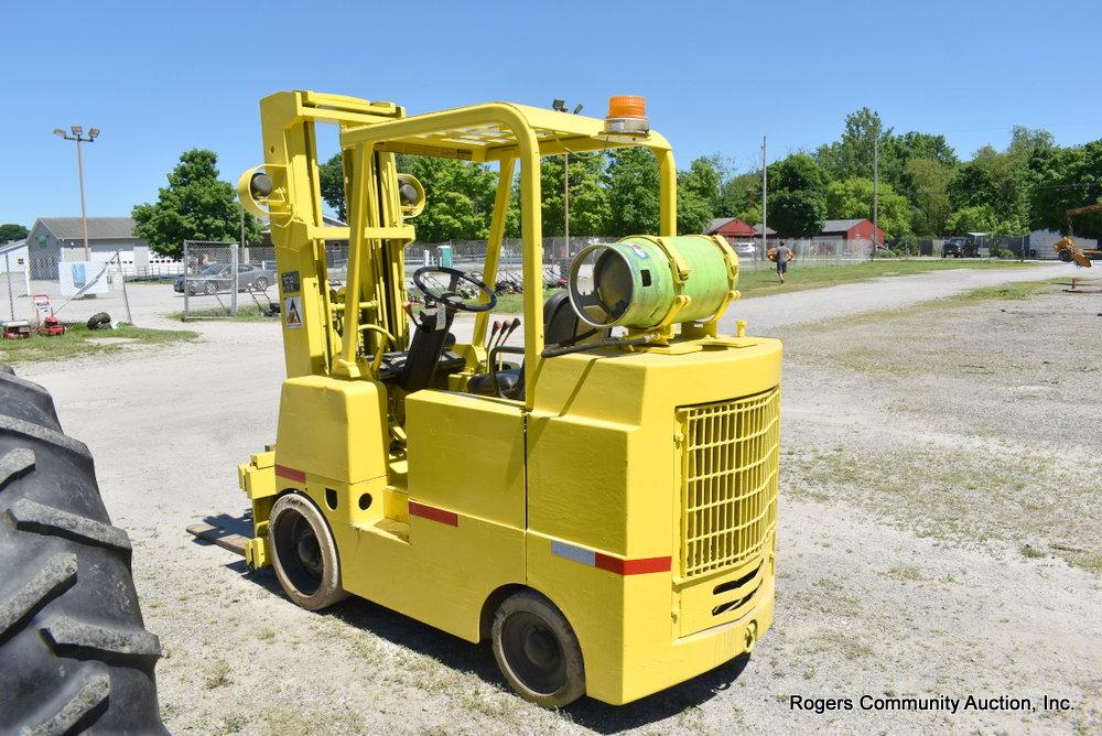 Allis Chalmers Forklift - Runs